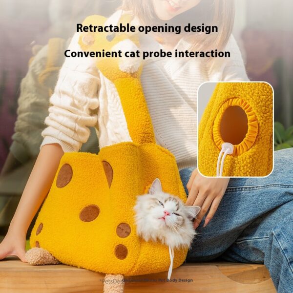 Giraffe cat bag